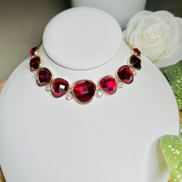 Glamorous Deep Red Colored Faceted Cabochon and Crystal Fashion Necklace - Picture 5 of 14